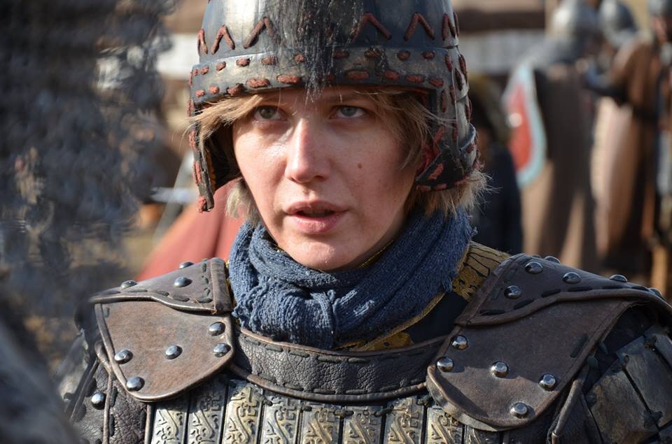 Карина Андоленко в роли Насти, переодетой в Никиту. Источник фото: https://www.kino-teatr.ru/kino/movie/ros/121946/foto/i2/788930/