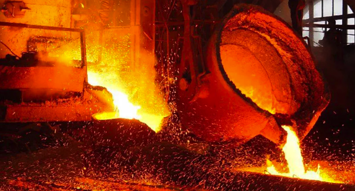 Металлургия (производство стали и алюминия) Египет. Промышленная печь для переплавки алюминия. Плавильная печь в металлургии. Железная руда металлургический завод. Сплавы металлов производство