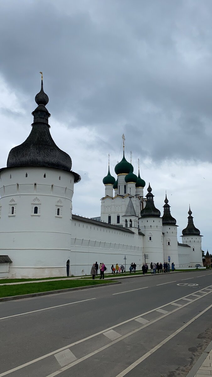 Владычный двор Ростовского Кремля