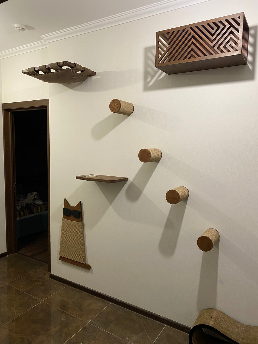 Настенный игровой комплекс для кошки Hunnkatt по индивидуальному проекту