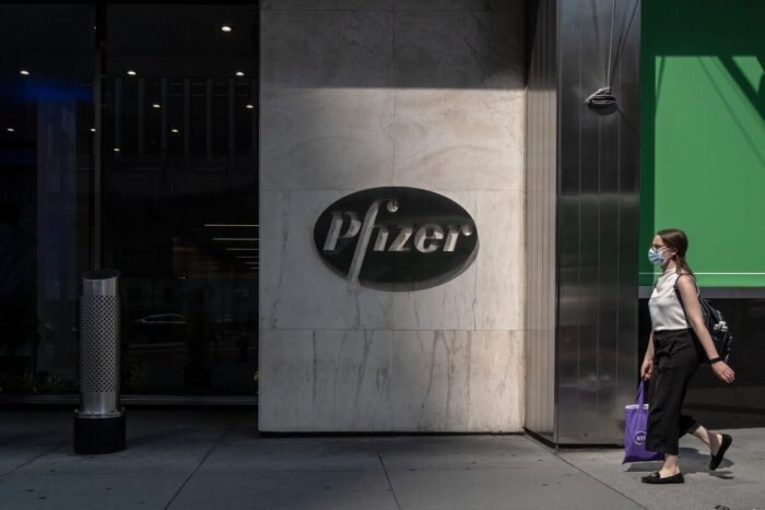 Штаб-квартира компании Pfizer в Нью-Йорке. Фото: Jeenah Moon/Getty Images