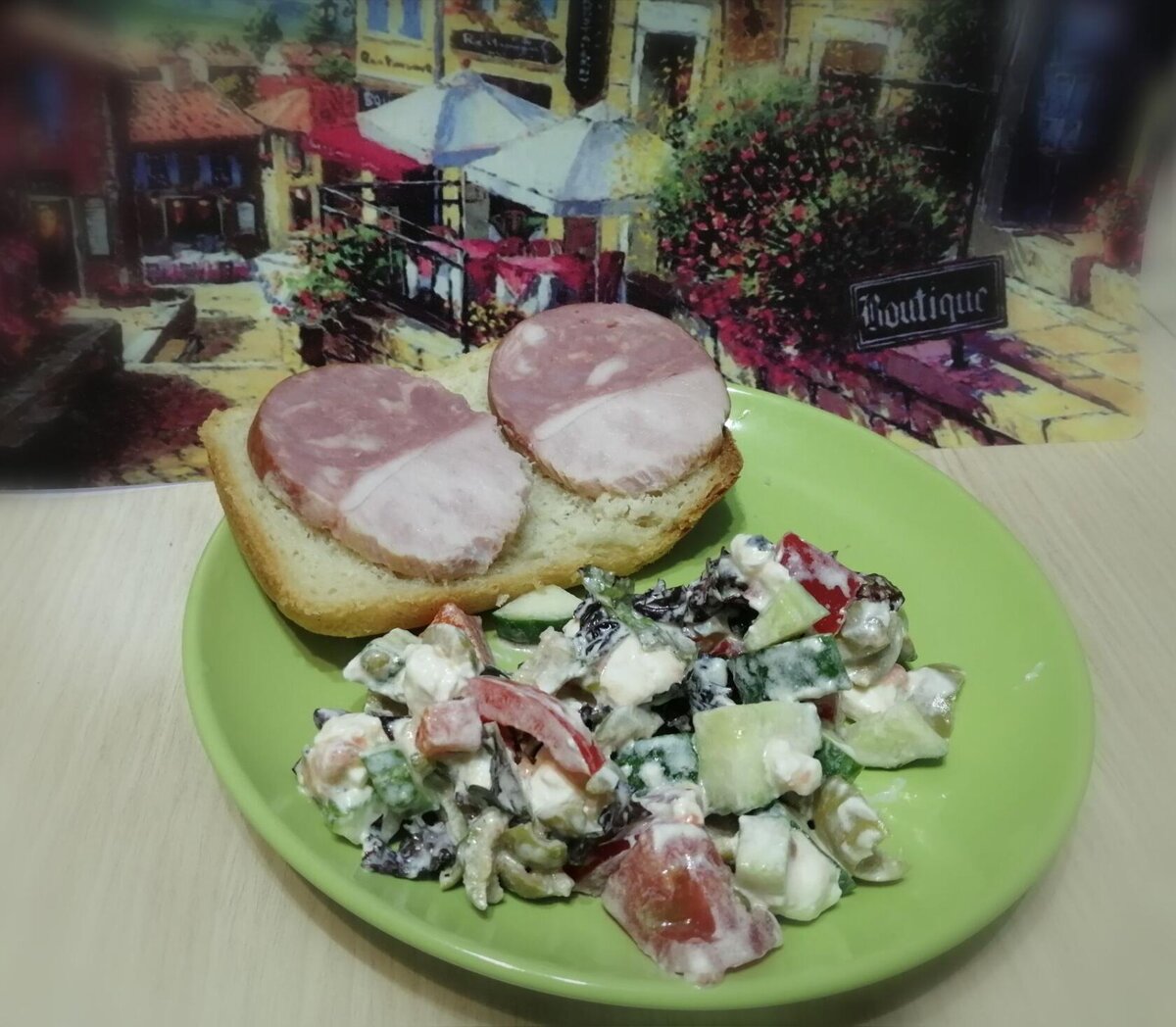 Купила кусочек колбасы-мяса на пробу. Вкусно, но только раз в месяц если "побаловаться"