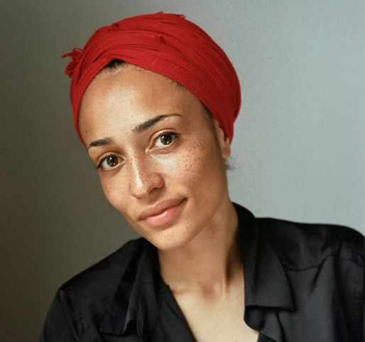 Зэди Смит – современная английская писательница. 