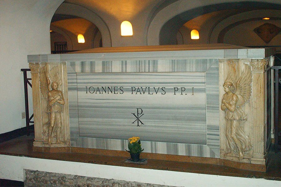 Гробница Папы Римского Иоанна Павла I в Базилике Святого Петра