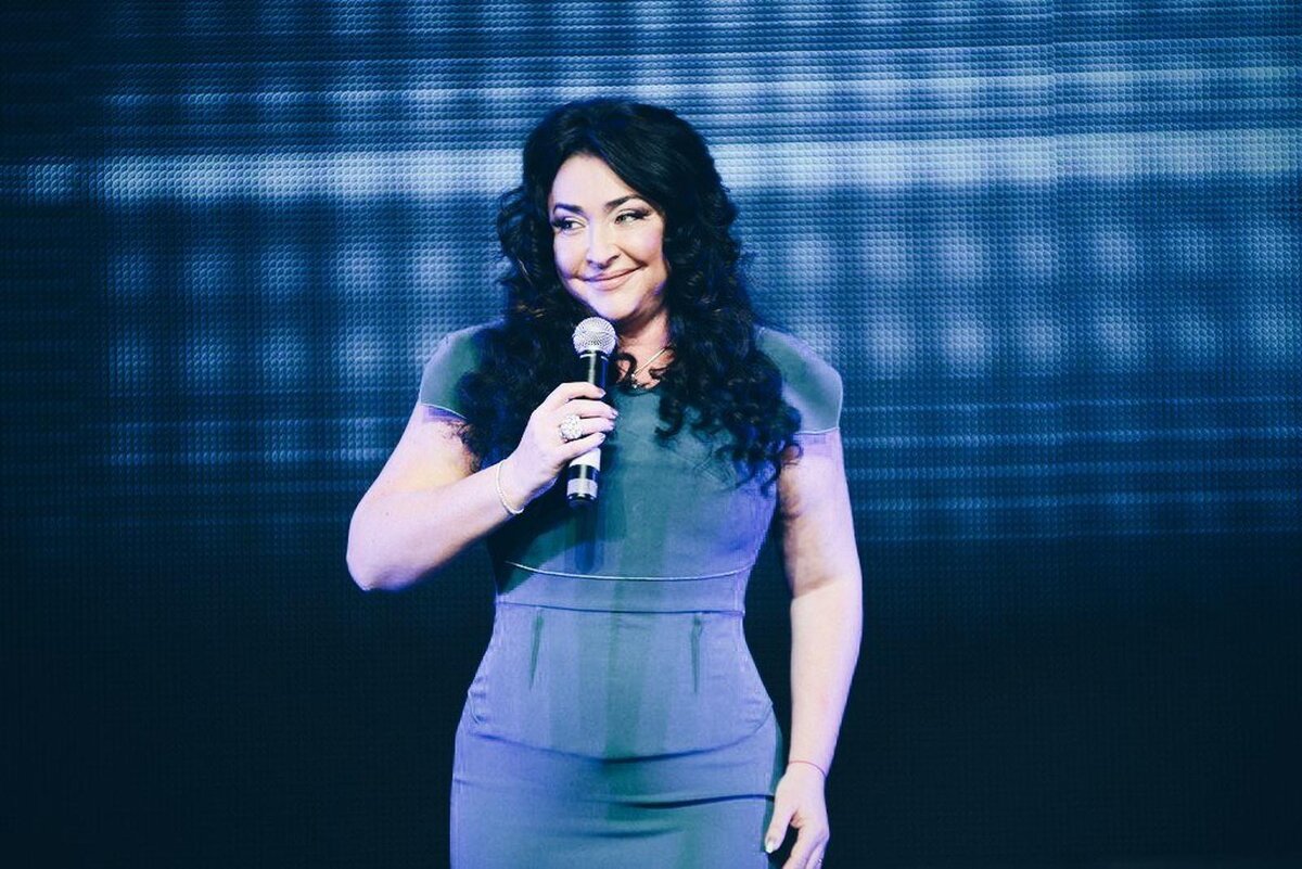 Instagram: @lolitamilyavskaya