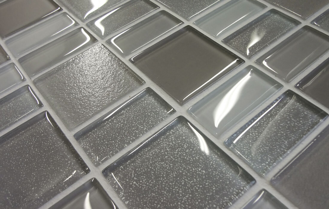 Мозаика с цветной затиркой для ванной