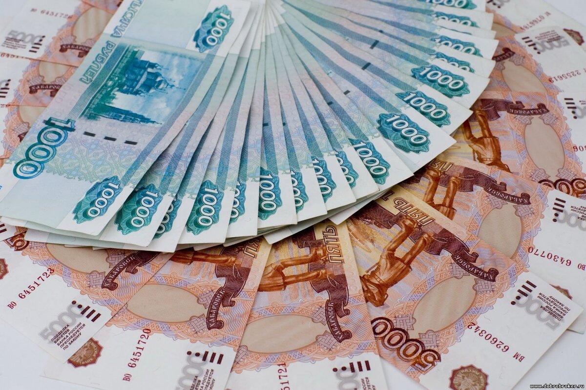 Представьте что вы заработали эти 300 тысяч рублей, 150 уходит на закупку стройматериалов, 150 у вас в кармане, вы можете буквально за 1 день в субботу заработать около 1 миллиона рублей, выходные дни, все идут закупаться строительными материалами!