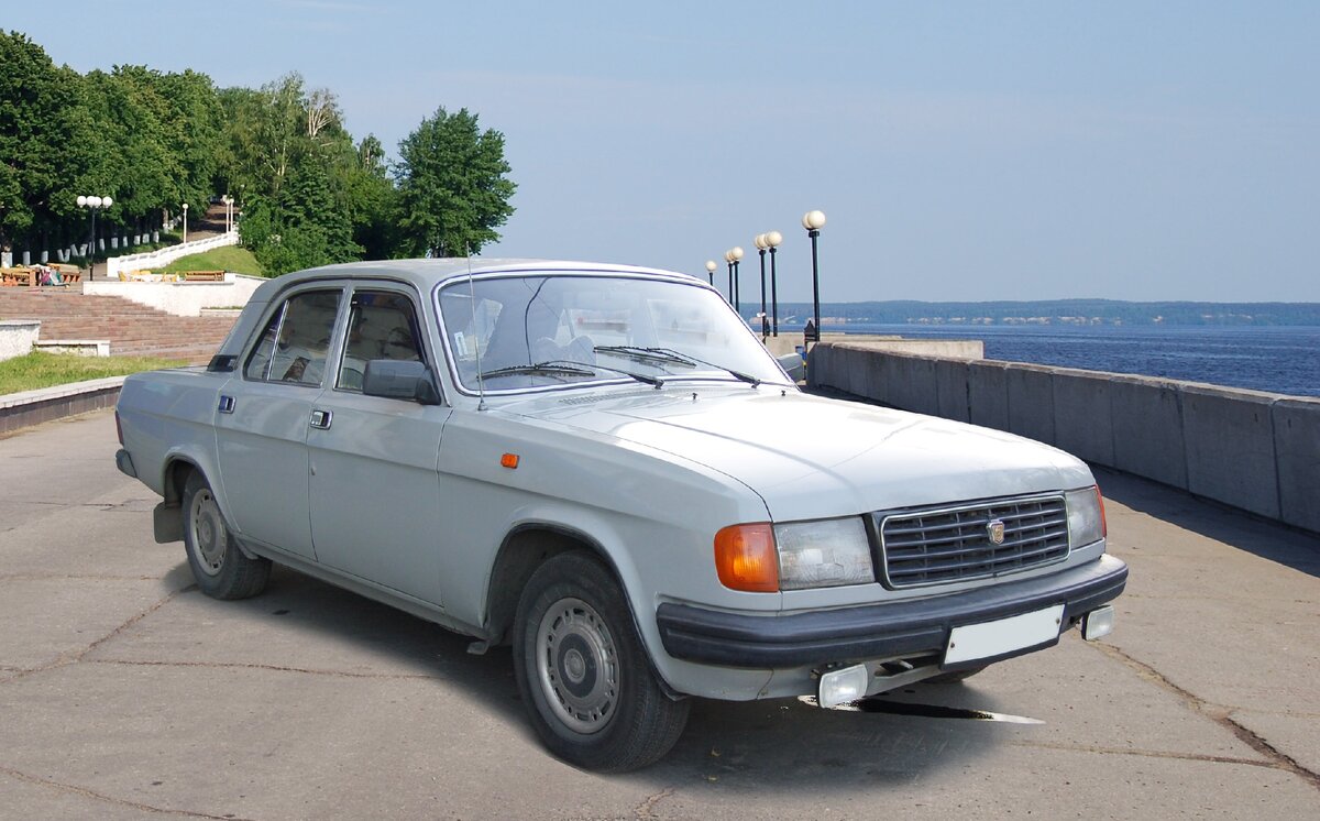 В начале 1990-х годов ГАЗ-31029 становится основной легковой моделью завода.