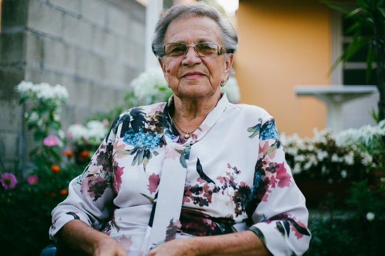 https://unsplash.com/s/photos/old-woman