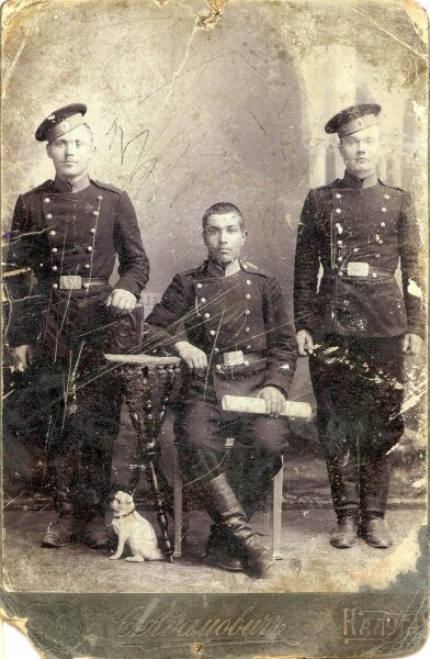 Солдаты Русской Императорской армии 
Калуга, фотография С.Адамович, 1914

© Hunan Ghazaryan