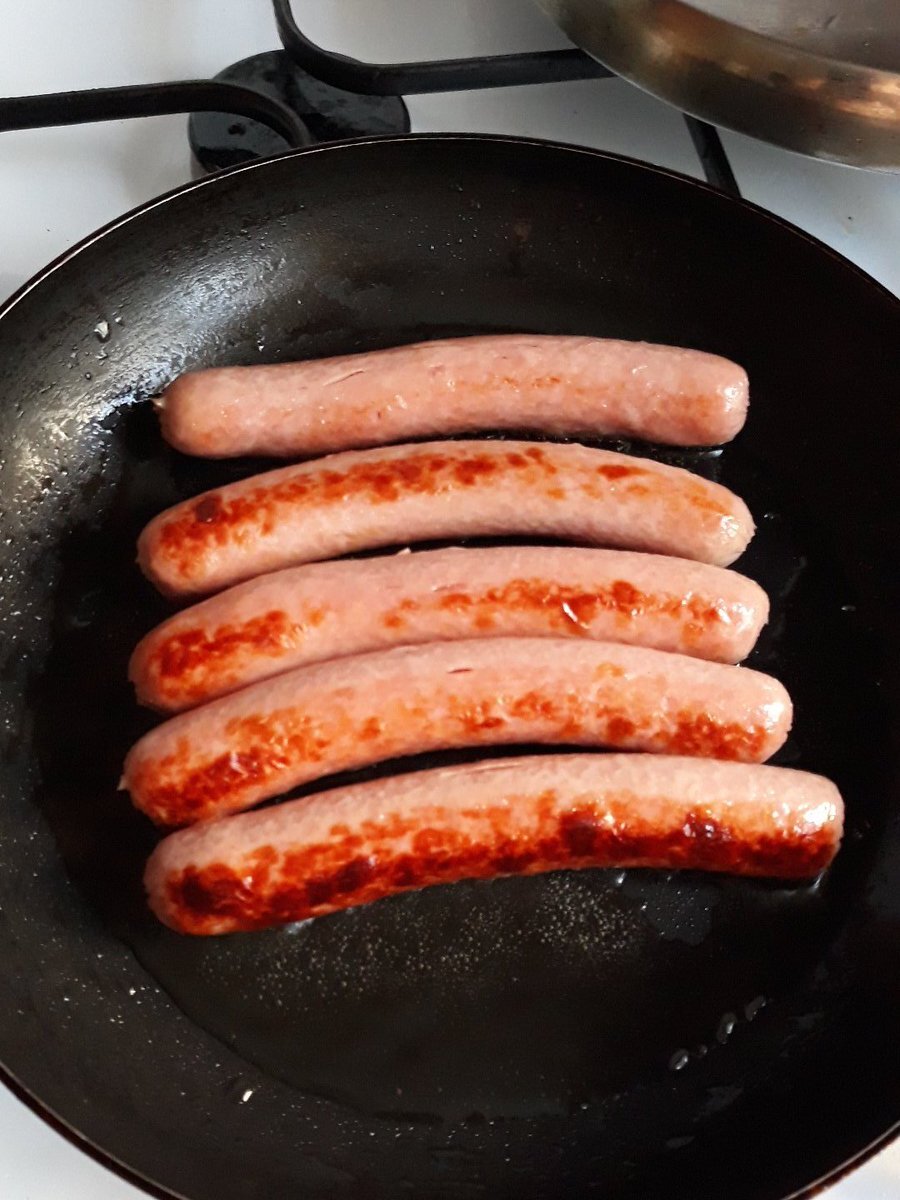 Переработоное мясо( сосиски, сардельки, колбасы)