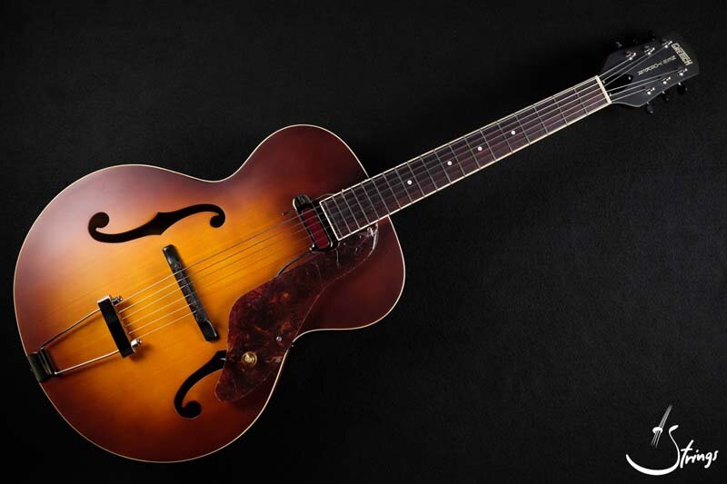  Гитара формы Archtop