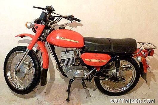 История создания «Минска» также восходит к DKW RT-125. Первые мотоциклы М1А были произведены в Москве, а в 1951 году производство было передано в Минск на велосипедный завод.

В 1956 году завод выпустил новую модель М1М с маятниковой подвеской, пружинными амортизаторами, короткорычажной вилкой и двигателем в 5 л.с., который развивал скорость в 75 км/час.
В 1961 году появилась новинка М-103 с гидравлическими амортизаторами и телескопической вилкой. Производство было ориентировано для села, что и объясняло популярность мотоциклов.

Дальнейшая модернизация привела к большей мощности и скорости. Например, вышедшая в 1973 году модель ММВЗ-3.111 могла разогнаться до 90 км/час и имела мощность в 9,5 л.с. А ММВЗ-3.112 имел 12 л.с.
