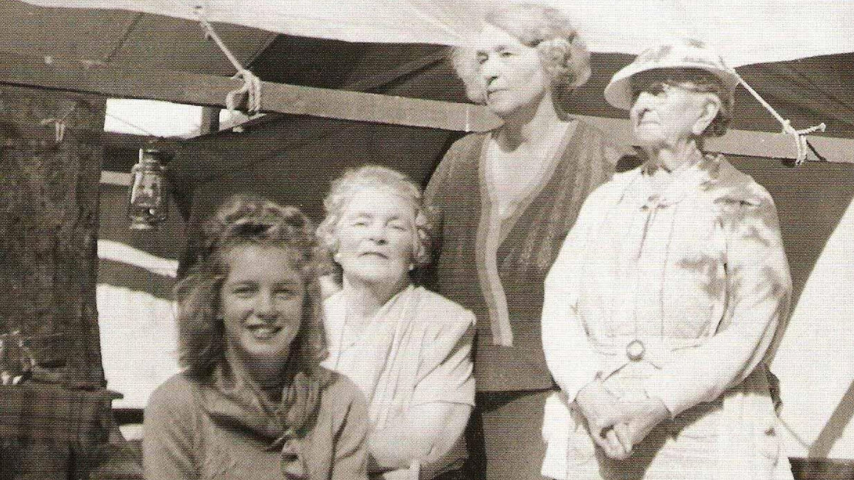 Мерилин Монро и ее семья