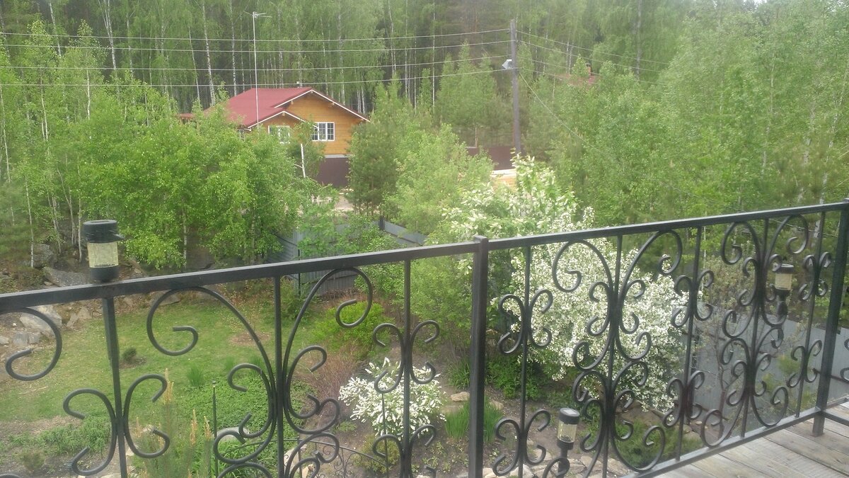 Соседи напротив...