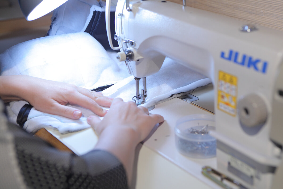 Зачастую одни операции перекрывают другие и вносить изменения с каждым этапом все сложнее. Сконцентрируйтесь на своих ощущениях и будьте максимально вовлечены в процесс примерок.