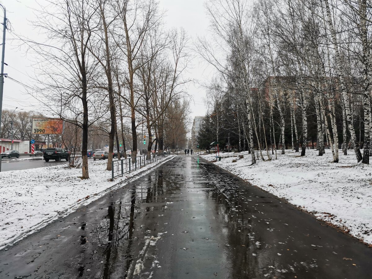 Может быть только асфальт. Ну и реклама появилась на проспекте.