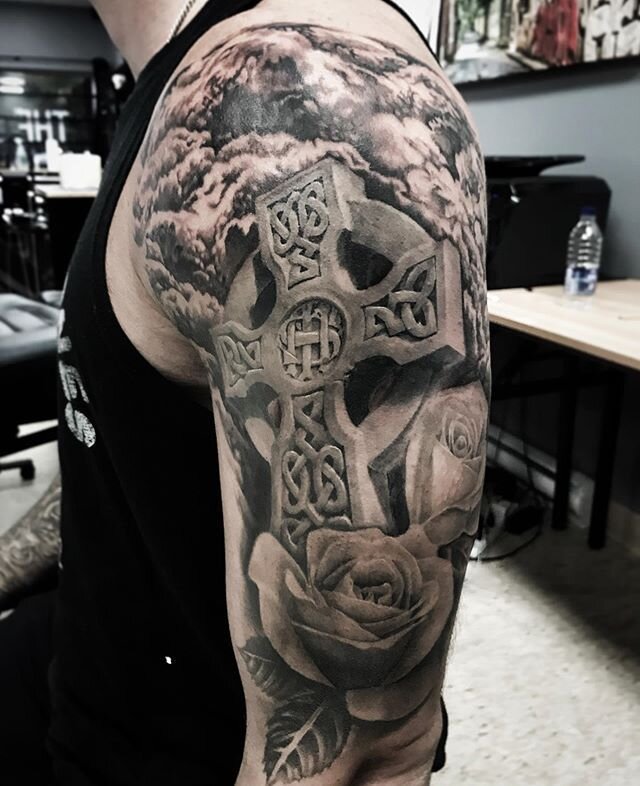 Татуировки Кельтского креста - значения и эскизы