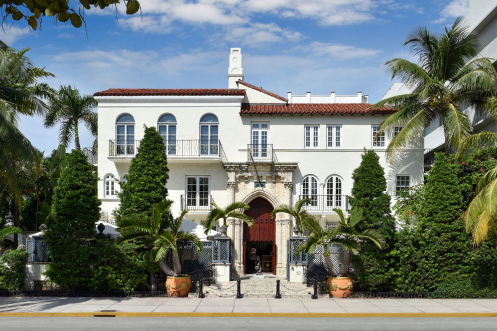 Вилла Джанни Версаче  (Casa Casuarina в Майами)