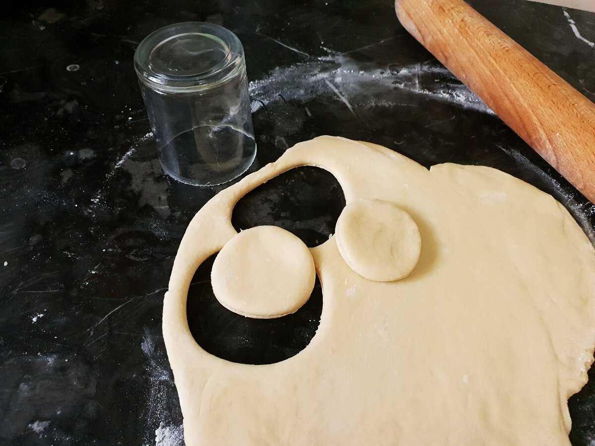 Пончики 🍩 с заварным кремом и двумя видами глазури: самый подробный рецепт  в вашей жизни, попробуйте | Еда на каждый день | Дзен