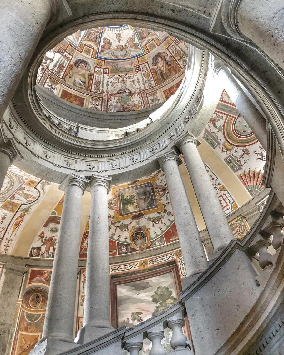 ДВОРЕЦ ФАРНЕЗЕ В КАПРАРОЛЕ | Анна Синица - Рим и Италия | Дзен