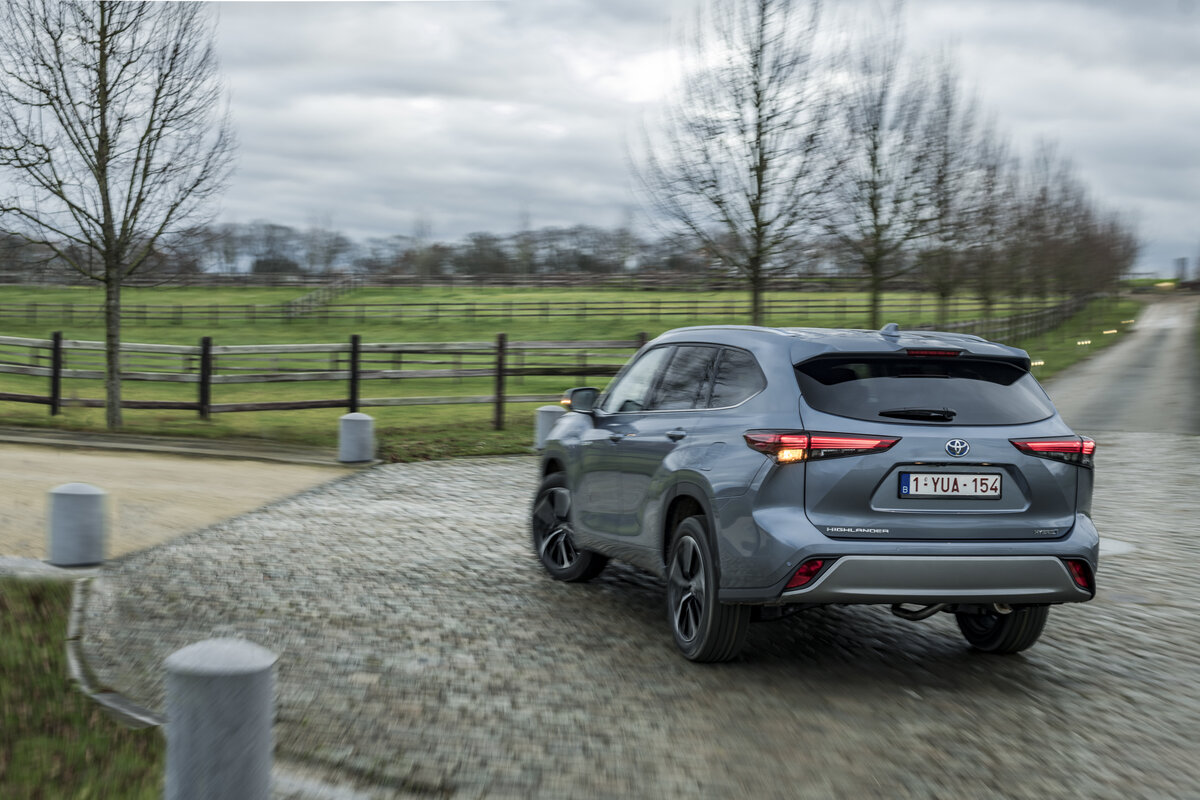 Toyota Highlander Hybrid 2021