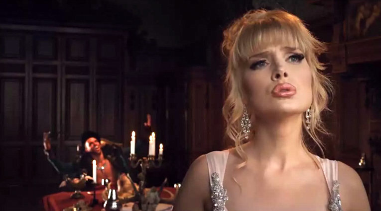 кадры из клипа «Сумка»