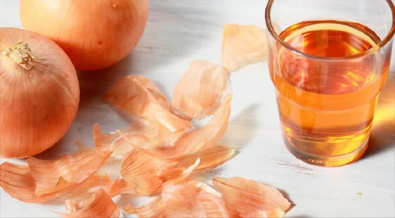 Лук сам по себе полезен, но и не забываем про шелуху