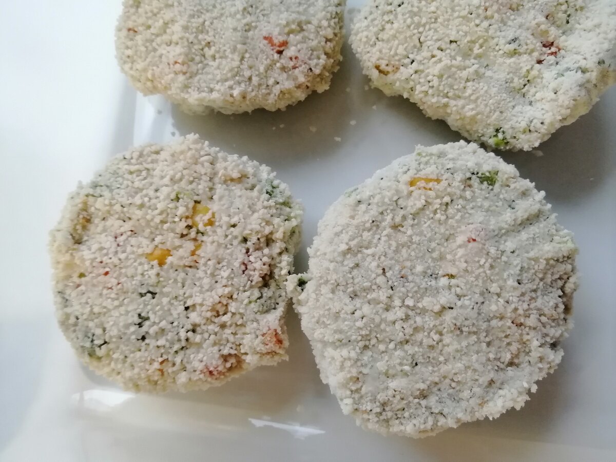 Котлеты овощные, из брокколи, кукурузы и шпината