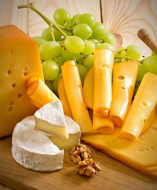 Чем отличается сыр от сырного продукта | полезный блог ТД «Milk-West»