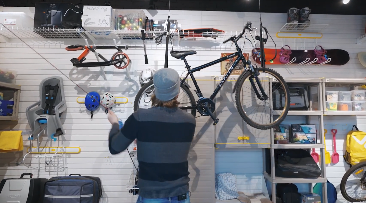                    Пара движений, и ваш велосипед надежно закреплен под потолком.