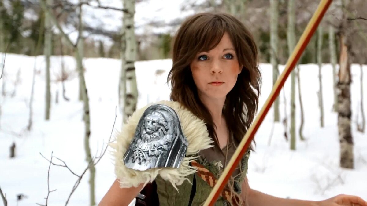 Кадр из клипа “Skyrim”, совместно с Питером Холленсом (изображение использовано в качестве иллюстрации, источник - Яндекс.Картинки)