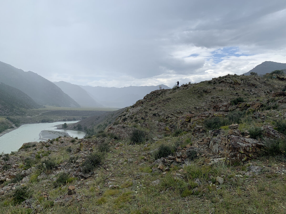Перед дождем это место выглядит еще более эффектно, особенно на фото