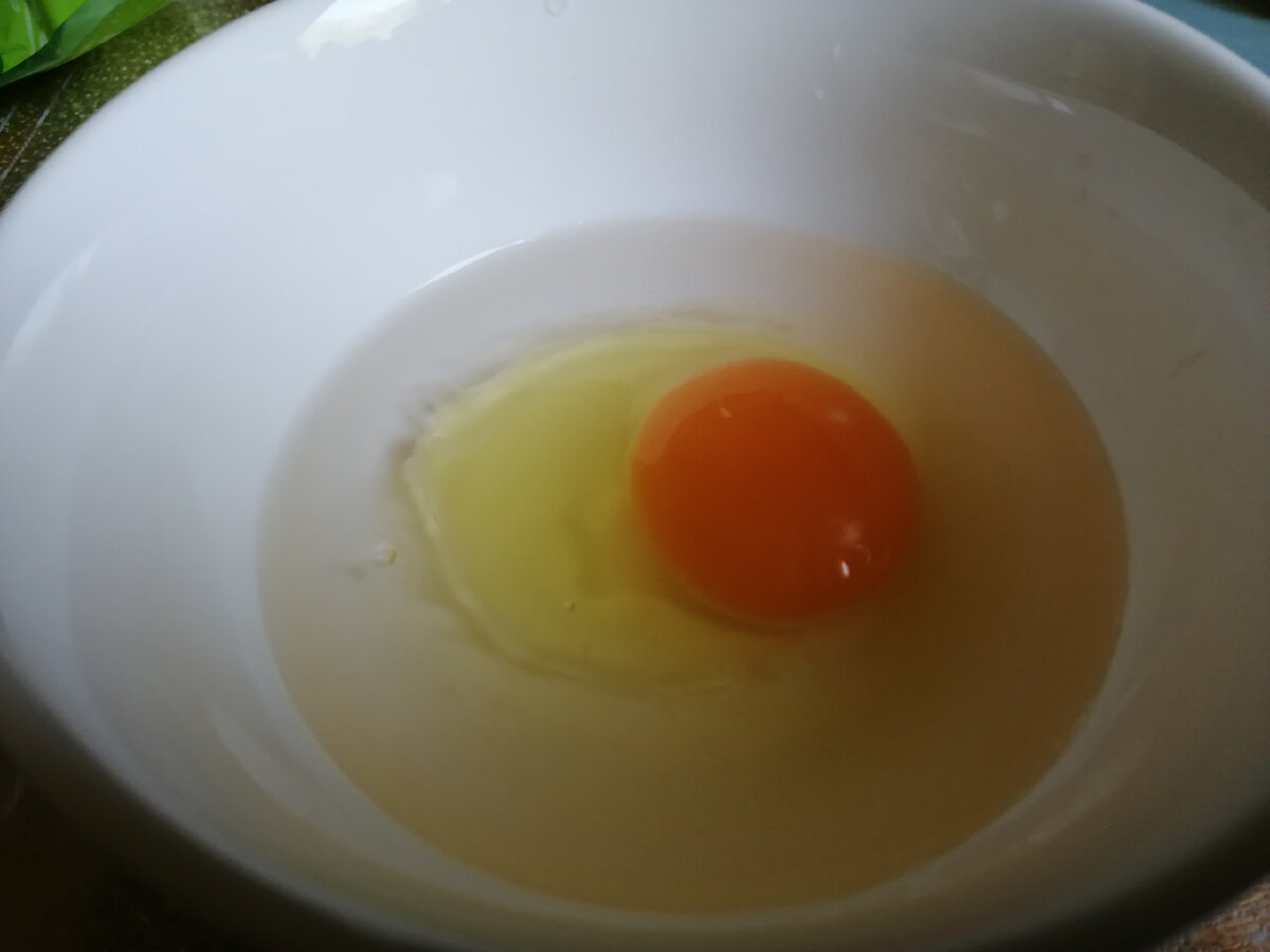 Почему яйцо взрывается в микроволновке