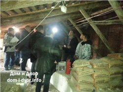 Протекла кровля и залита квартира после капремонта. К кому обращаться за возмещением ущерба? Есть решение суда