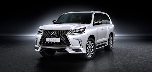 Lexus LX 570 величественный автомобиль, корабль на дороге, степенный покачивающийся и, если надо, взрывной.