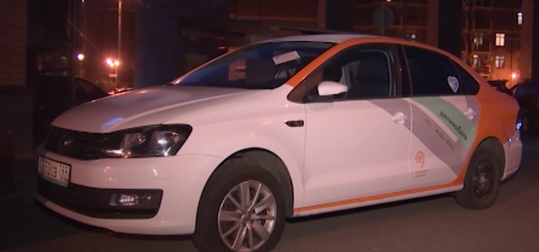 Зачем москвичи прокалывают колеса каршерингу? Разбираюсь в чем дело ...