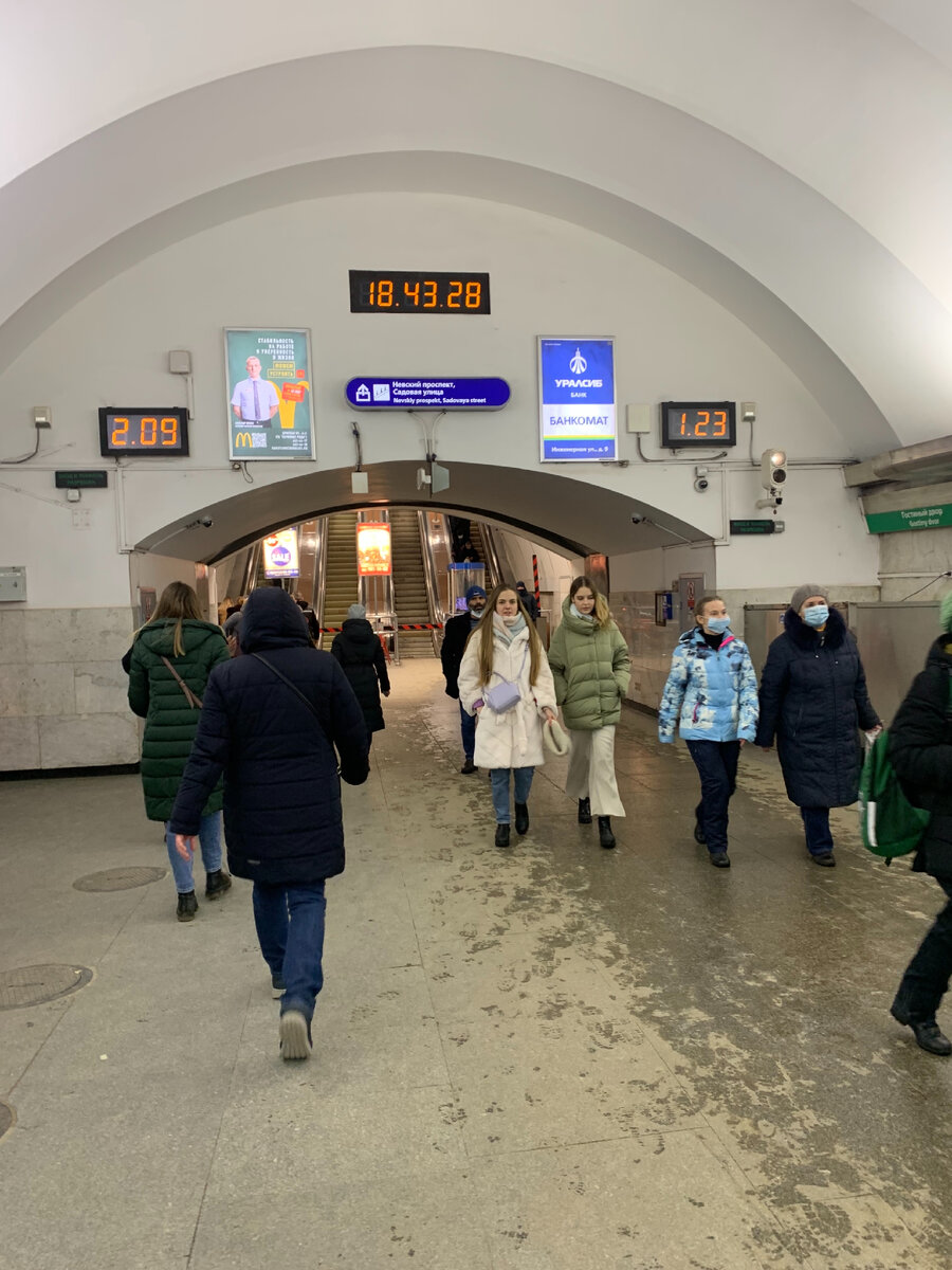 Обычное Петербургское метро 
