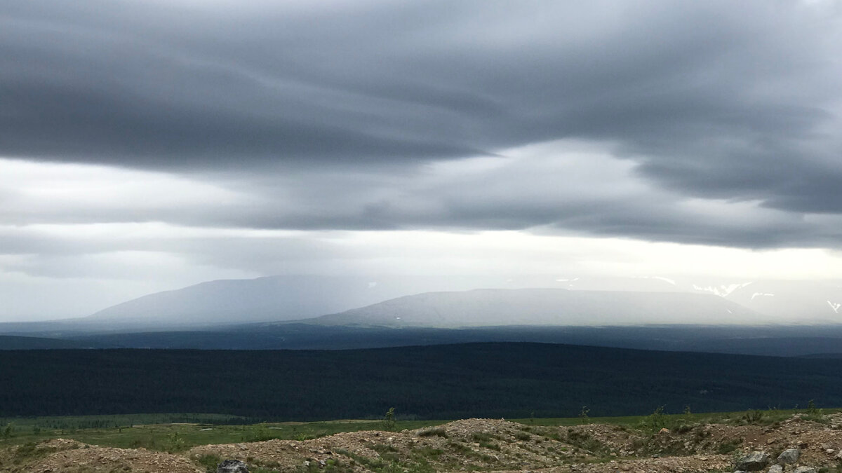 Далёкие хребты Приполярного Урала