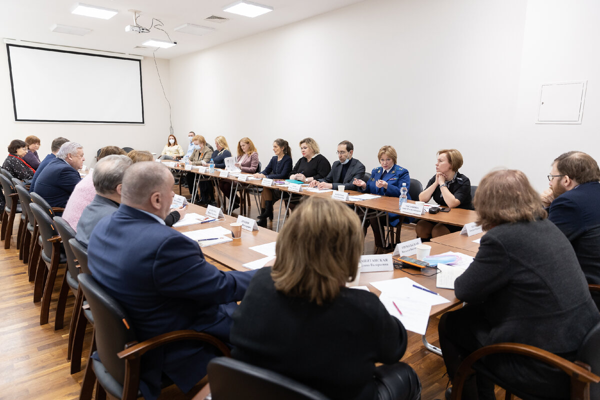 В Общественной палате СПб обсудили «Вопросы соблюдения законодательства о несовершеннолетних в петербургских СМИ