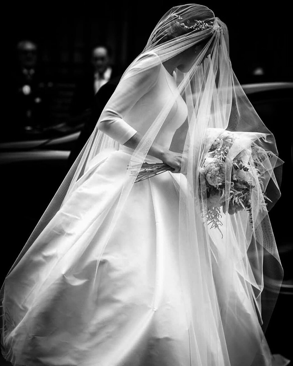 Современный свадебный наряд.