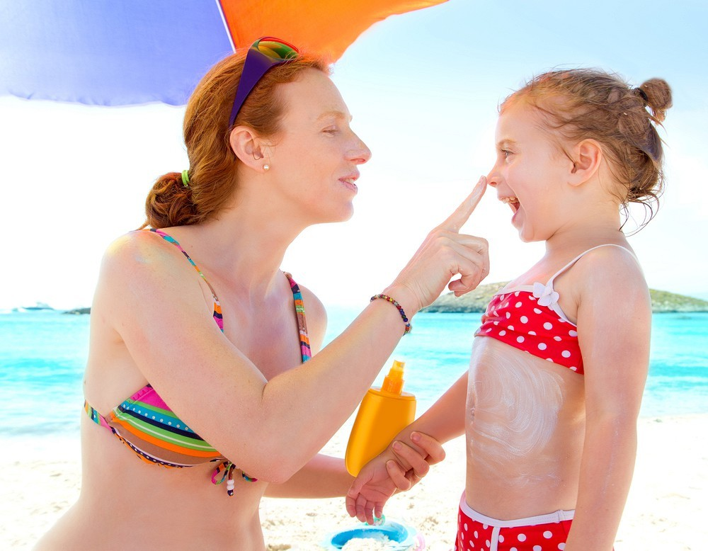 На пляж с маленьким ребёнком: отдых и безопасность