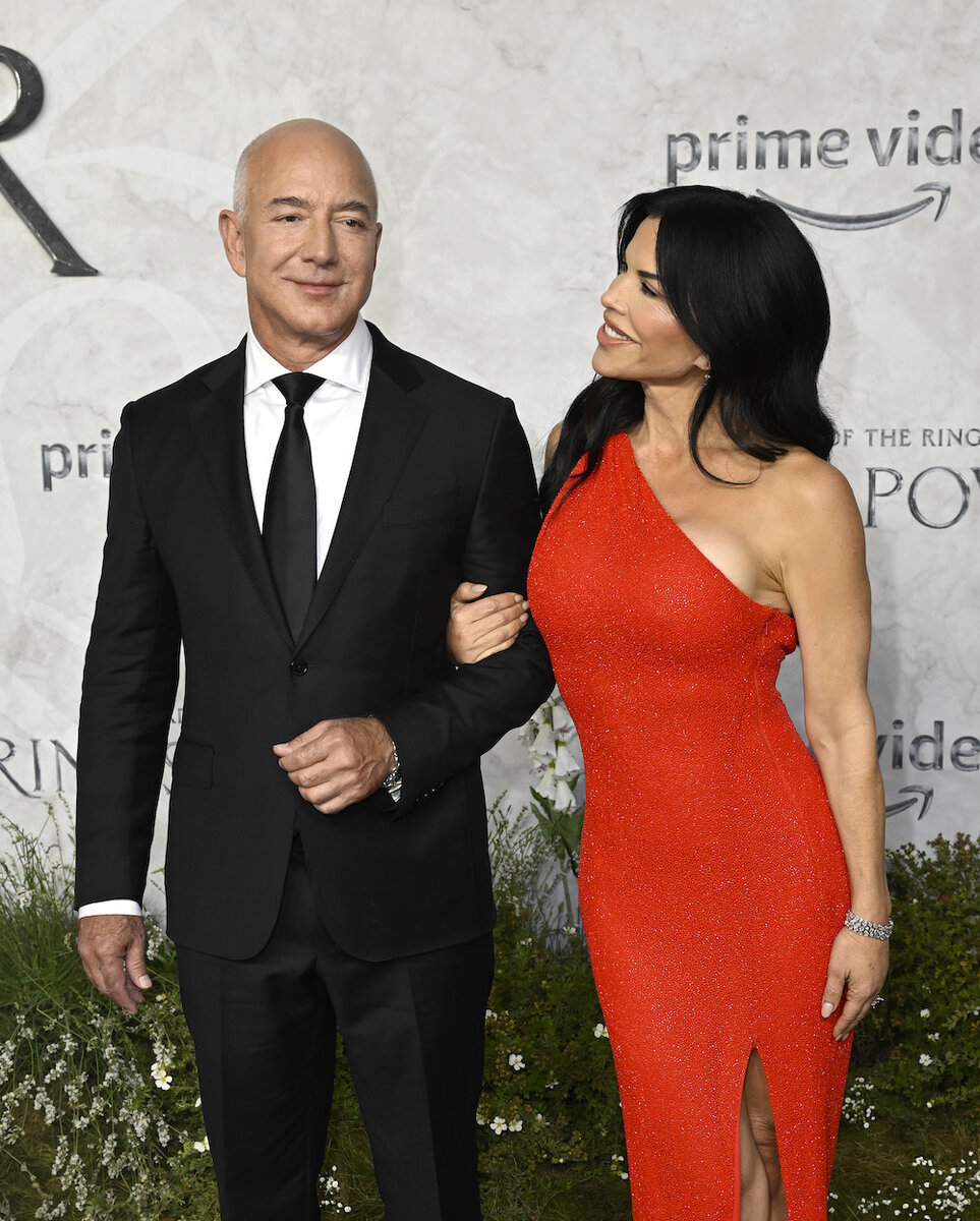     Джефф Безос и Лорен Санчес