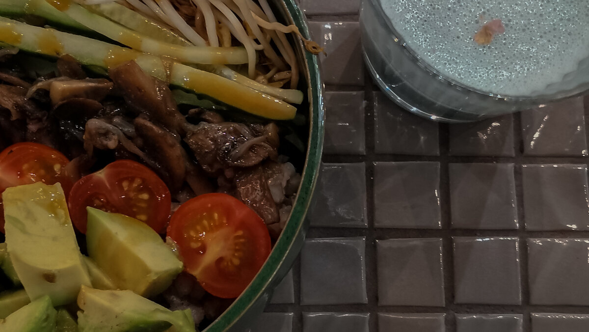 Вкуснейший боул из Котомки с зеленой гречкой и голубой матчей