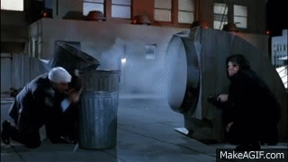 Это кадр из комедийного фильма, но в сцене, собственно, и обыгрывается штамп.