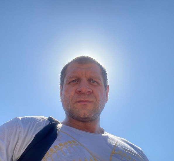 Емельяненко, к слову, сам часто винит других в своих поражениях 