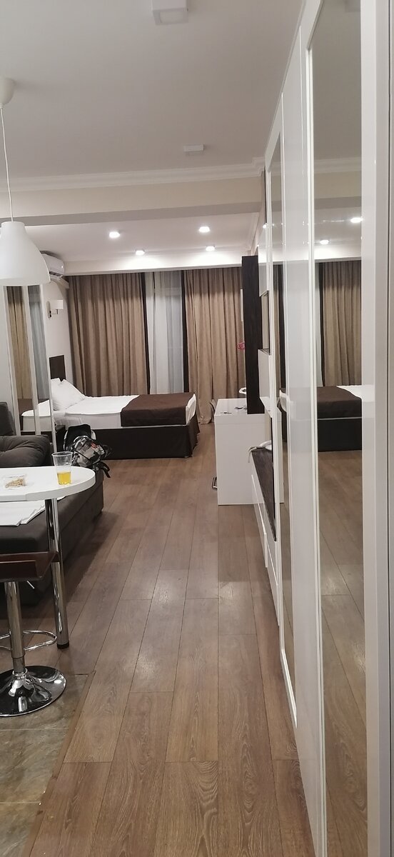 Вид от двери. 