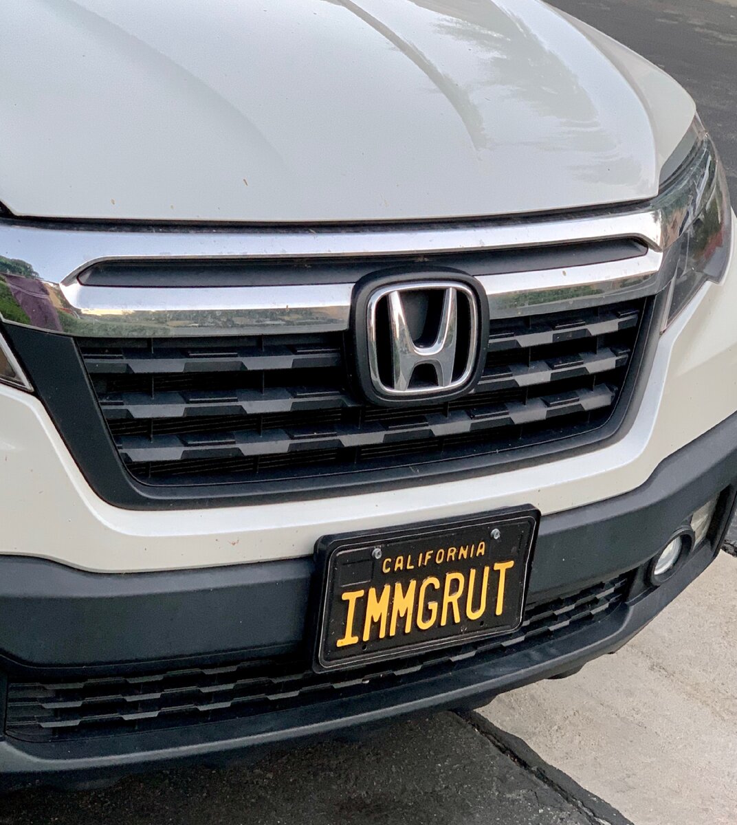 Кстати, в Америке можно создать собственный номерной знак - за отдельную плату, конечно