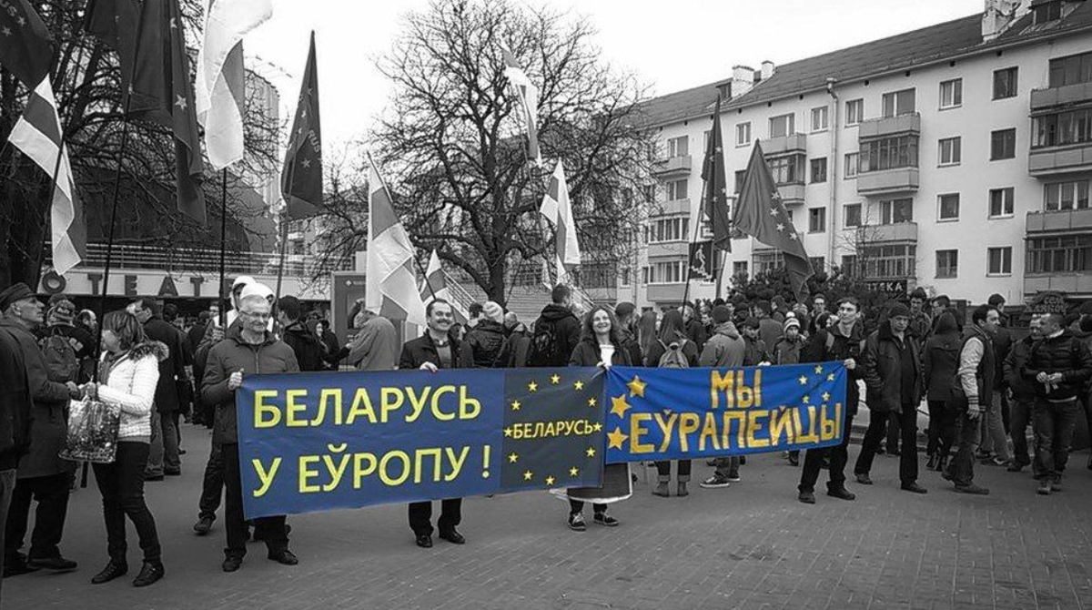 россия украина лозунги. антироссийские лозунги на майдане 2014. лозунги украины. патриотические лозунги украина. антироссийские лозунги на украине.