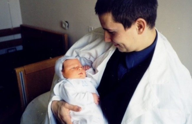 Только в роддоме нужно делать тест ДНК, потом уже поздно